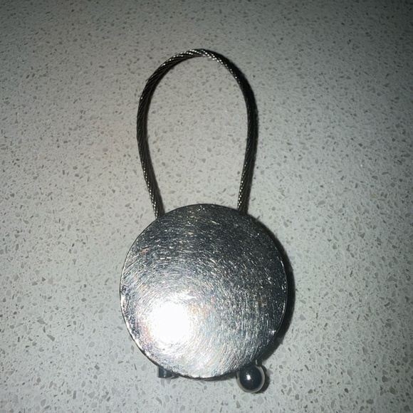 Alfa Romeo Metal Key Ring Key Holder Official Genuine Alfa Romeo Product - Picture 5 of 6